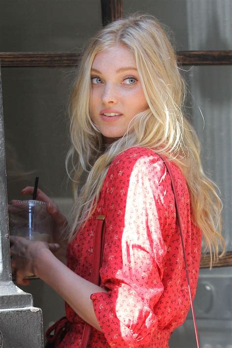 Discussion in 'femmes' started by olgakorbut, may 2, 2005. Elsa Hosk Casual Style - Enters a Building in Tribeca - New York City • CelebMafia
