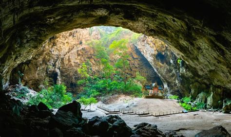 La Cueva De Phraya Que Sorprende Nakhon En El Parque Nacional De Khao