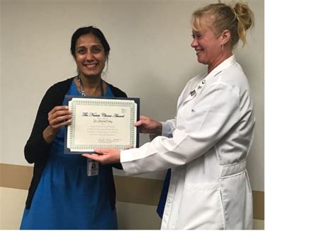 Dr Shefali Pathy Receives 2017 Nurse Choice Award