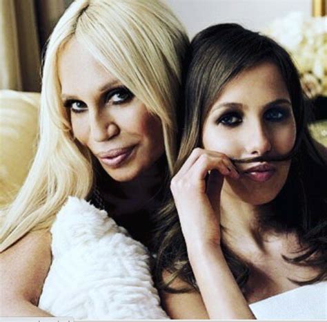 Versace wurde am morgen des 15. Das schwierige Leben der Tochter von Donatella Versace ...