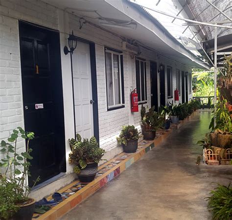This stylish home is tucked away in a quiet little village in cameron highlands, pahang, one few places in malaysia that has a highland climate of average temperature of 20 c. Senarai Chalet / Homestay / Inap Desa Best Dan Murah ...