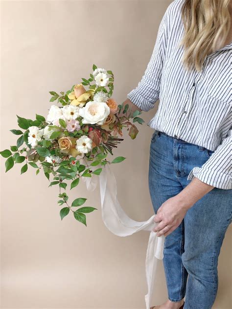 Facility rental pricing ranges from $2,000 to $5,000, depending on the number of guests (the venue can host events of up to 150 people). Evergreen Flower Co. - bridal bouquet | Evergreen flowers ...