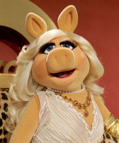 Miss Piggy Will Receive an Award for Being a Feminist Trailblazer | Glamour