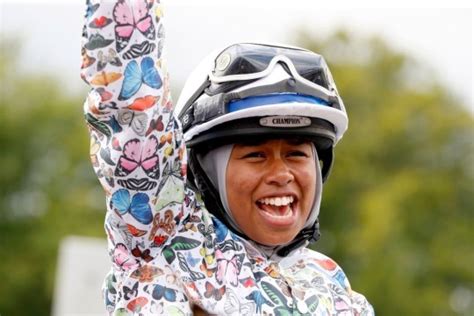 Uks First Female Muslim Jockey I Love Proving People Wrong Metro News