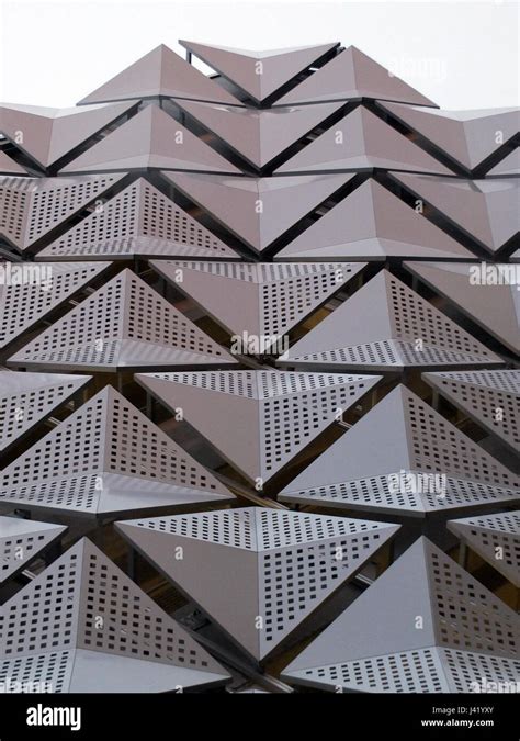 Cladding On Geometric Modern Steel Building Stock Photo Alamy