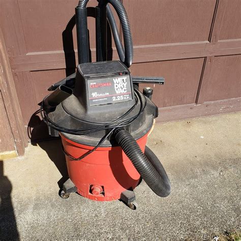 Lot 48 Craftsman 16 Gallon Wet Dry Vac With Numerous Attachments