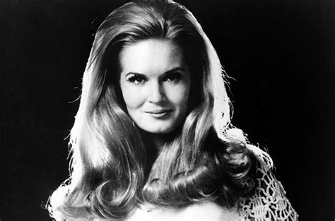 Lynn Anderson Country Star Behind Rose Garden Dies At 67