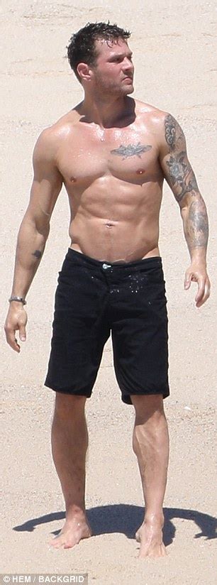 Shirtless Ryan Phillippe Shows Off His Six Pack And Tattoos In Cabo