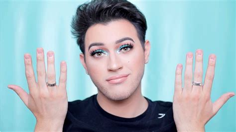maybelline s first male brand ambassador manny gutierrez the hollywood reporter