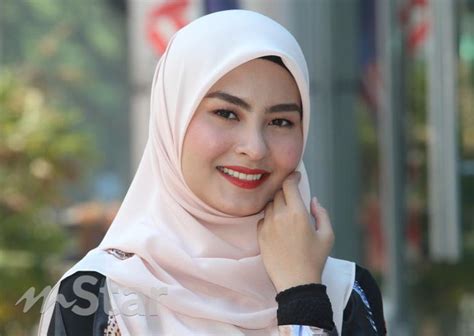 Download lagu terbaik 2021, gudang rancak lagu mp3 terbaru gratis. Bakal Lancar Single Rancak Dan Akan Menari,Wany Hasrita ...