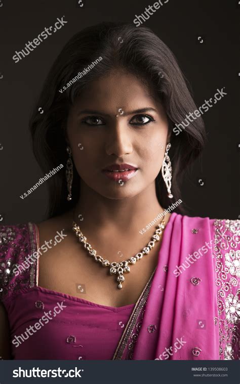 Indian Girl Traditional Sari Posing Camera Stock Photo 139508603