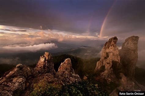 Pietrele Doamnei Din Muntii Rarau Top Locuri Incredibile Din Romania