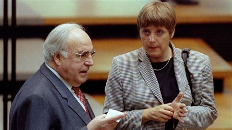 Helmut Kohl „merkel Konnte Ja Nicht Mit Messer Und Gabel Essen“