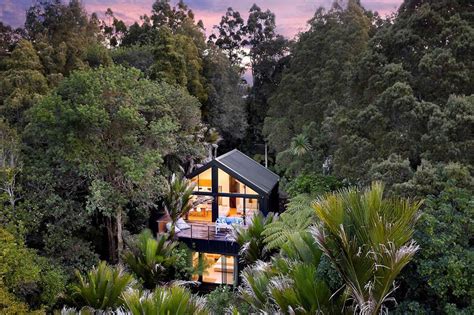 10 Gorgeous Homes Hidden Inside Forests