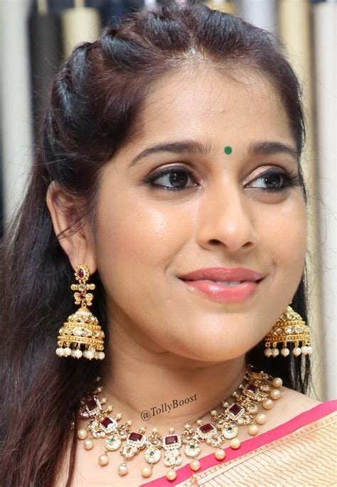 South Indian Tv Girl Rashmi Gautam Beautiful Earrings Jewellery Smiling Face Close Up Rashmi