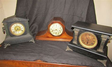 Absolute Auctions And Realty Vintage Mantel Clocks How To Antique Wood