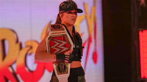 Ronda Rousey Brings Mortal Kombat Cosplay To Wwes Elimination Chamber