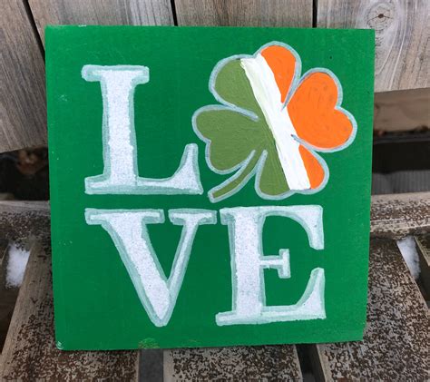 Irish Love Sign