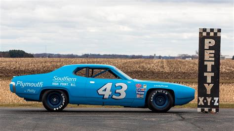 Richard Petty's championship winning Road Runner — Ecurie