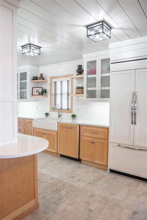 Upgrade Your Kitchen With Stunning Oak Cabinets And White Countertops