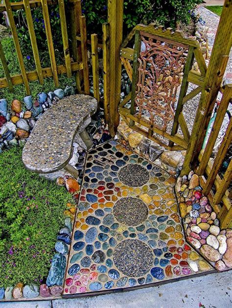 50 Magnificent Diy Mosaic Garden Path Decorations For Your Inspiration