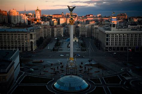 Ucrania Instaura Estado De Excepción Y Pide Más Sanciones Contra Rusia Para Frenar A Vladimir