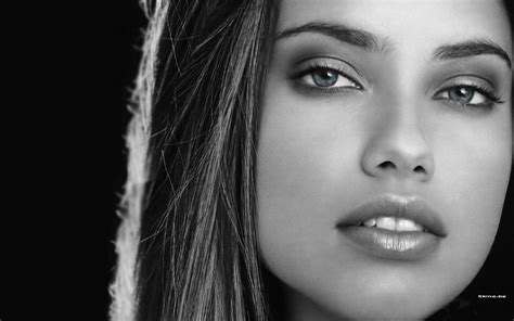 705902 Adriana Lima Rare Gallery Hd Wallpapers