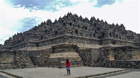 Borobudur Temple The Largest Buddhist Temple In The World Central