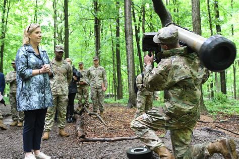 Dvids News Secretary Of The Army Observes 10th Mountain Division