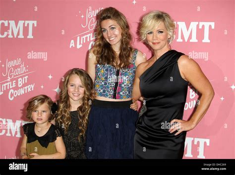 Jennie Garth And Her Daughters Luca Bella Lola Ray Fiona Eve Stock