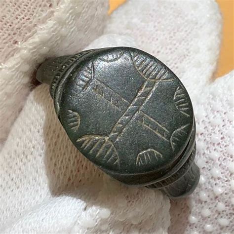 Ancient Roman Bronze Ring With Decoration And Cross On The Catawiki