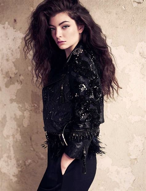 The album received considerable attention for its portrayal of suburban teenage disillusionment and critiques of mainstream culture. 10 Times Lorde Was the Queen of Textured Hair - Styleicons