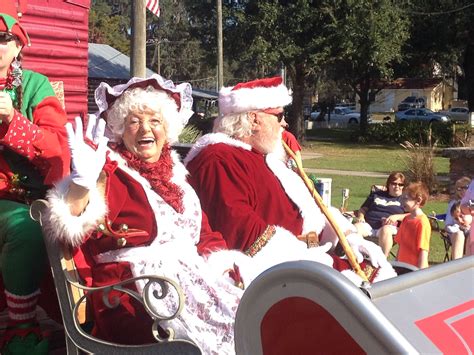 lady lake christmas parade on saturday will ring in holiday season villages