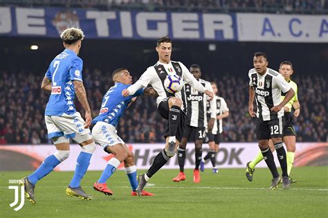Football fans can find the latest football news, interviews, expert commentary. Hasil Keputusan Laga Juventus vs Napoli, ASL Turin Sebut ...