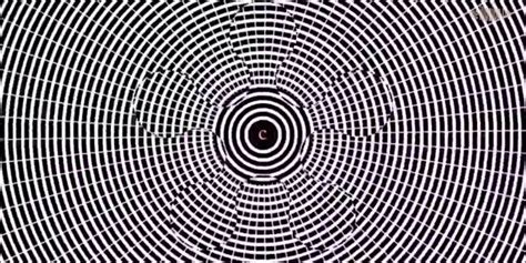 This Optical Illusion Video May Make You Hallucinate Yes Really Huffpost
