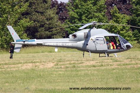 Helicopter model eurocopter as350b3 ecureuil specification: The Aviation Photo Company | AS350/AS550/AS555 Squirrel ...