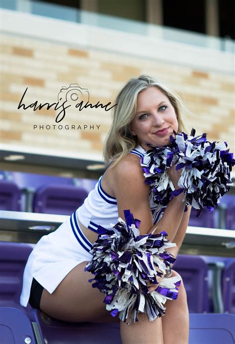 Gorgeous Happy Texas Cheerleader S Senior Pictures By Flower Mound Photographer Lisa Mcniel