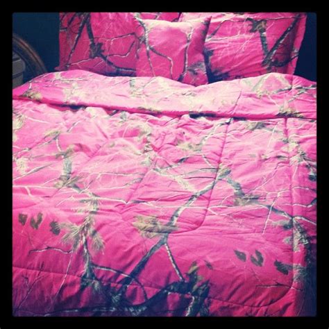 Justcamo offers a huge assortment of quality camouflage products like camo clothing, bedding, truck accessories, party supplies and home décor & more! Pink and Camo Bedding
