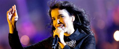 Découverte en 2002 lors de sa participation à l'émission popstars, elle sort dès l'année suivante son premier album, dont le. Chimène Badi : Découvrez Julien, son fiancé de longue date