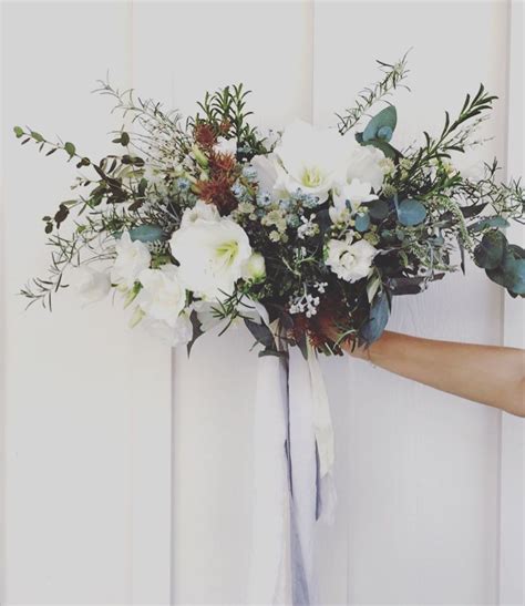 Happy Floral Friday This Wild And Free Spirit Bouquet From Thepollenmill Totally Catches Our