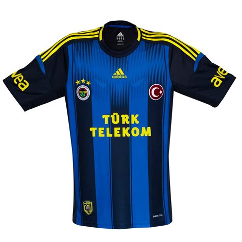 Formaların fiyatını da açıklayan koç, anlaşmaya dair şu detayları verdi: 2012 / 2013 Sezonu Fenerbahçe Formaları - Ali Aydoğdu