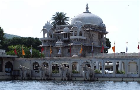 Gambar Danau Bangunan Istana Tengara Pariwisata Tempat Beribadah Candi India Udaipur