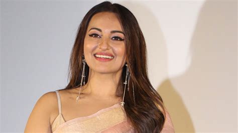 Sonakshi Sinha Wears A Floral Orgnaza Sari To Promote Mission Mangal Vogue India