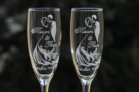 2 Engraved Wedding Glasses Personalized Champagne Glasses