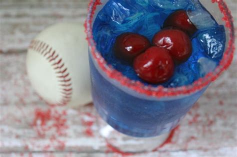 A Chicago Cubs Themed Cocktail Chicago Cubs Baseball Theme Party