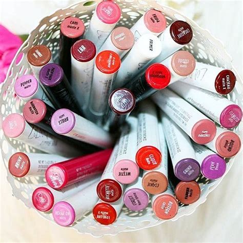 Colourpop Cosmetics Make Me Up July Hands Instagram Posts Beauty Beauty Illustration