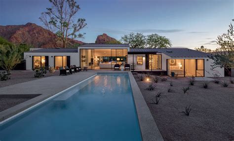 Living Spaces Extend Into The Desert At Arizona Home By The