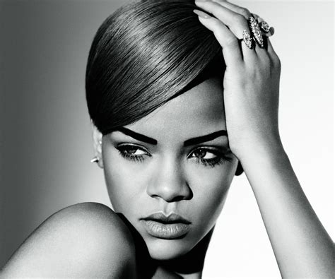 Rihanna Sexy Lips Wallpaper Wallpapers Gen