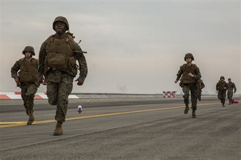 Macs 4 Marines Train To Employ Expeditionary Runways Marine Corps Air