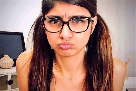 Mia Khalifa Full Nip Slip And Strip Dance Video Leaked Thotsking My